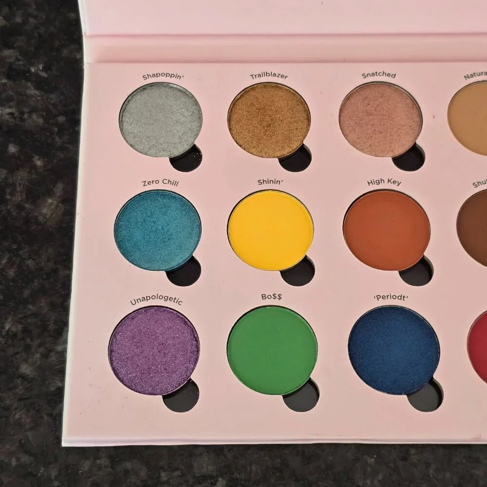 Huda Nude Light & Essence Ulta Girl United Eyeshadow Pallet (Bundle)